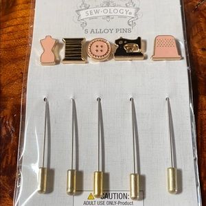 NWT Sewing theme stick pins - thimble button spool
